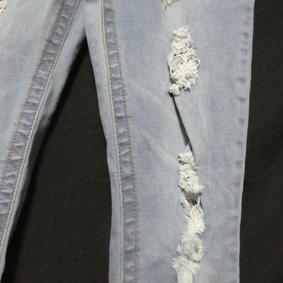 ALMOST FAMOUS Skinny size 5 destroyed / distressed / damaged denim - Picture 10 of 15